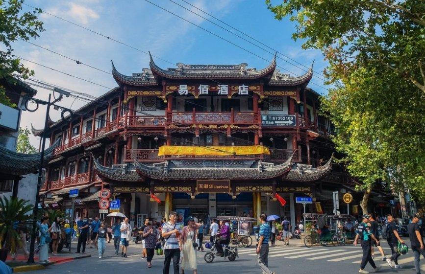 代表委员热议农村养老:加快推进县乡村三级养老服务网络建设